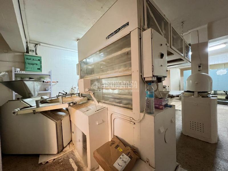 Foto e2e2f9be-1018-49fb-b043-9d353239eb1d. Local comercial  en venta en Avenida de la Paz Xirivella