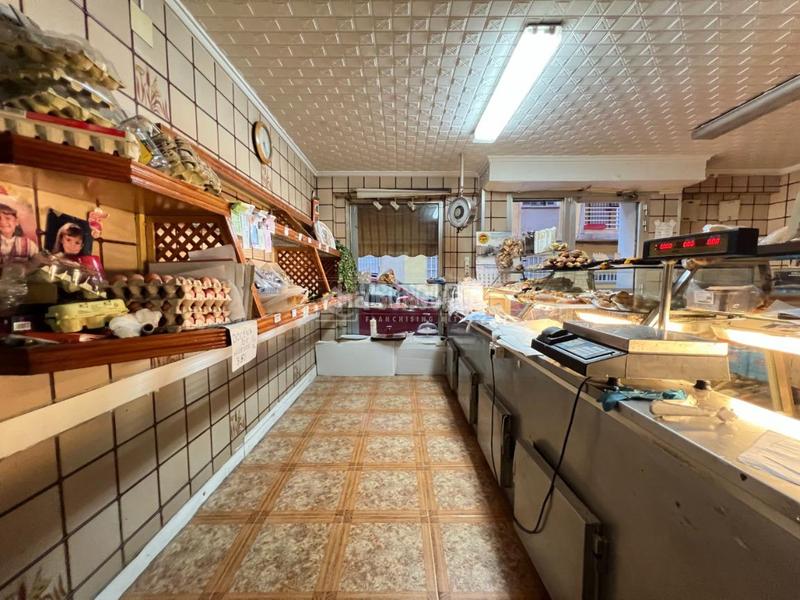 Foto f7879860-a4ec-4692-b6ab-6915de6f7453. Local comercial  en venta en Avenida de la Paz Xirivella