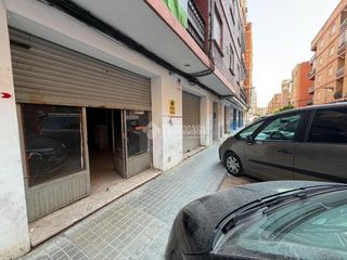 Business premise in Avenida de la Paz. Local comercial en venta en xirivella