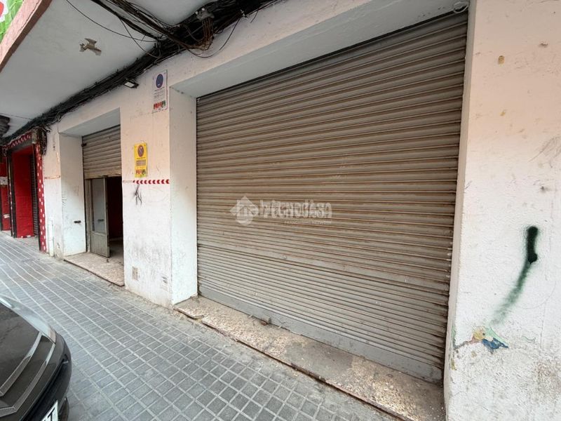 Foto fc8459c2-d716-4955-9904-59daf260af50. Local comercial a Avenida de la Paz Xirivella
