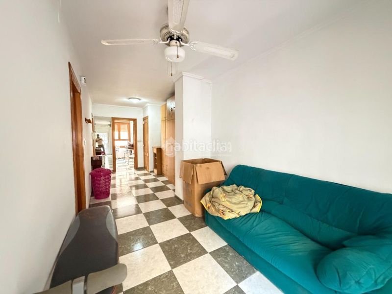 Foto 5fcd2532-c3b1-4968-9494-b0225b2034cf. Casa aparellada a Avenida de la Paz Xirivella