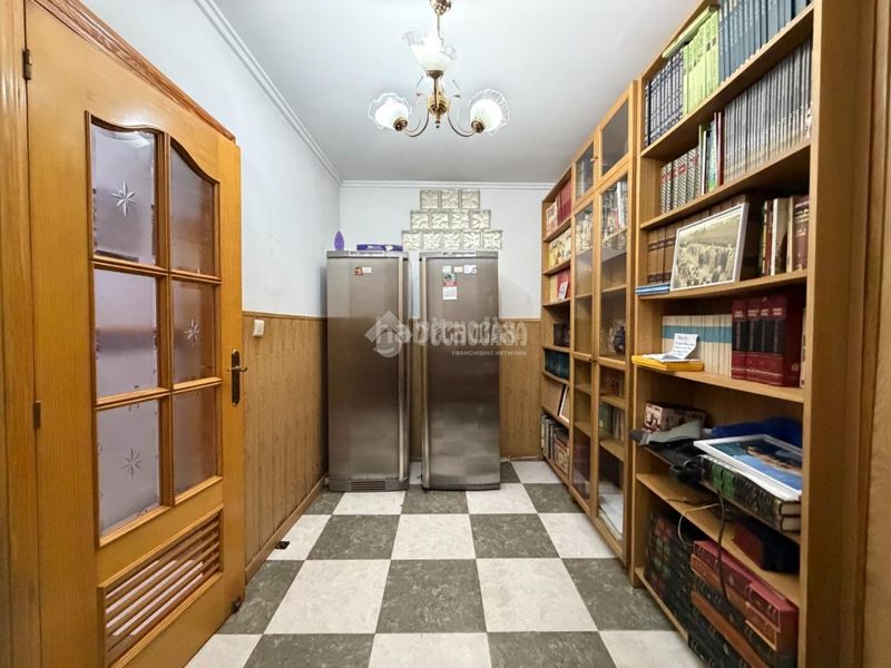 Foto 834da833-e717-4e05-a79b-cc2da3ceba9a. Casa aparellada a Avenida de la Paz Xirivella