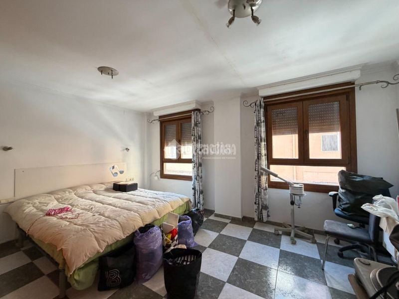 Foto e525d93e-b82a-491a-82c0-d8bb6b483280. Casa aparellada a Avenida de la Paz Xirivella