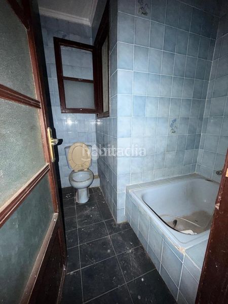 Foto af57b789-b8c5-460e-9e50-711aa0073ac5. Pis a Centro Xirivella