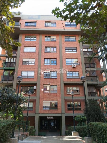 Foto a87a8a25-e7fb-4afc-8d48-b064e7be318f. Piso  en venta en Portazgo Madrid