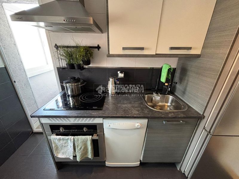 Foto 7cf818d5-8f17-4710-9b6f-c6a0d1e5b8b5. Pis a Portazgo Madrid