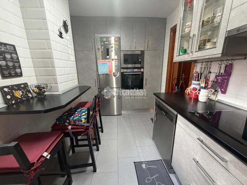 Foto e0f1fbdb-bf9e-4161-a483-9d6189341a1c. Pis a Palomeras Sureste Madrid
