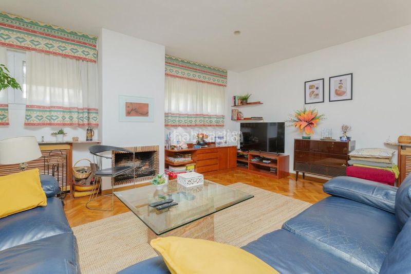 Foto a6843d80-c292-45a1-b72b-659a8548f6e9. Casa aparellada amb calefacció a Segunda Fase Tres Cantos