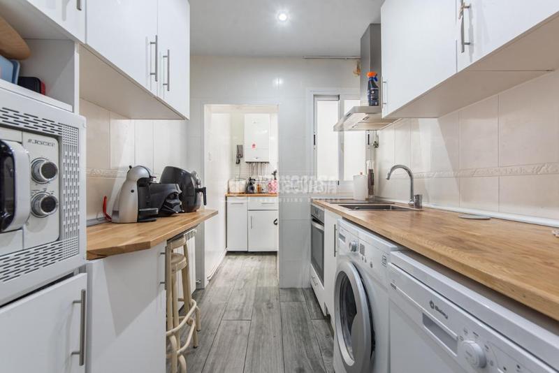 Foto 69bb1384-0a7d-475a-a7b9-d42ffbf54650. Flat with heating in Tres Olivos-Valverde Madrid