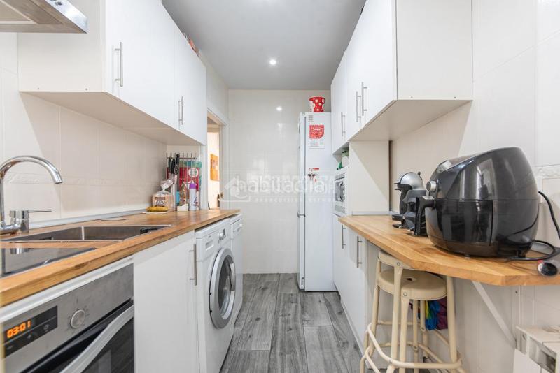 Foto 777a1ee8-dd61-47ff-99ad-447759e827f3. Flat with heating in Tres Olivos-Valverde Madrid