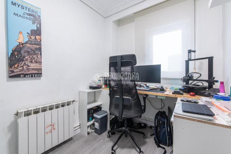 Foto caa64d71-d956-4931-9b02-25df934e68f6. Flat with heating in Tres Olivos-Valverde Madrid