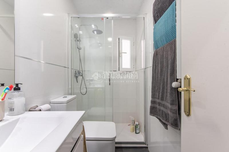 Foto cba182df-a05d-4402-9edd-85bf61993298. Flat with heating in Tres Olivos-Valverde Madrid