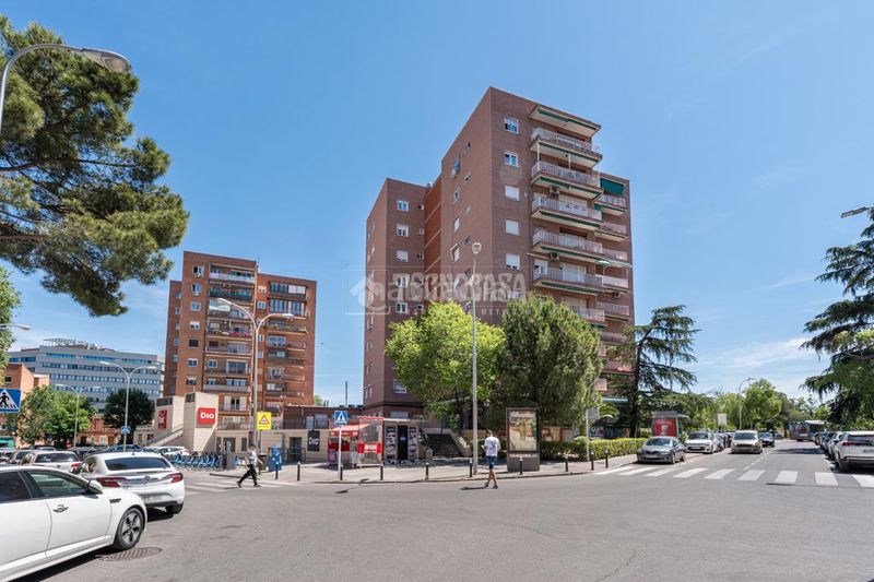 Foto c69d91a8-e62e-4293-b70e-11e2aa04096c. Pis amb calefacció a Tres Olivos-Valverde Madrid