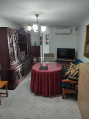 Casa aparellada a Gelves. Casa en venta en gelves