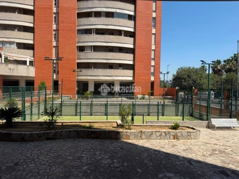 Foto 376a7a80-5454-4a97-a908-9d03a6826820. Pis amb aparcament a Bellavista Sevilla