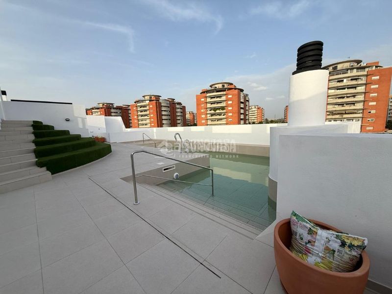 Foto 27b6a49f-60dc-422b-bdd4-c7bd90043e08. Pis amb calefacció a Bellavista Sevilla