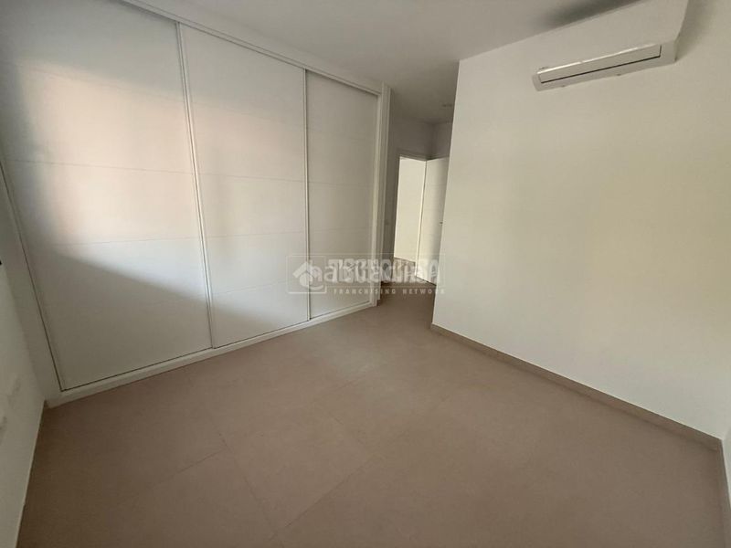 Foto 46e387fa-f1e5-48c6-b2c1-0bf8eb598d5f. Pis amb calefacció a Bellavista Sevilla