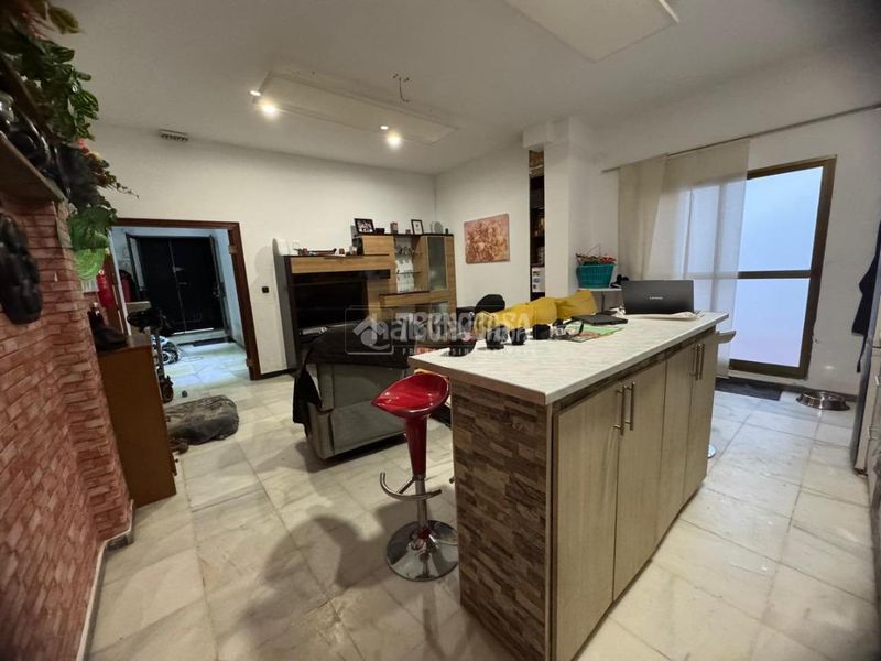 Foto f925e12c-3fd4-40c0-bd09-a430ee2de2e2. Pis a Bellavista Sevilla