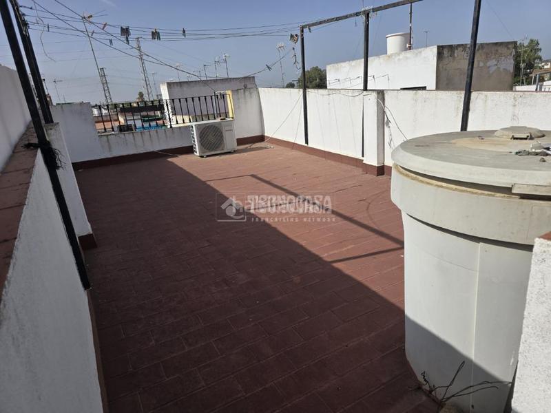 Foto 1127f33c-5601-4fb7-89f0-1318ec4d6781. Doppelhaus in Lora del Río