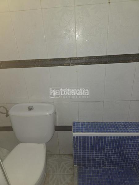 Foto bdbfed85-b468-497f-844b-fc1e1306e4c8. Doppelhaus in Lora del Río