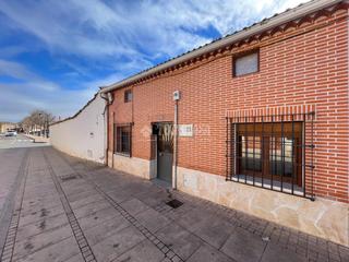 Towny house in Meco pueblo. Casa en venta en meco