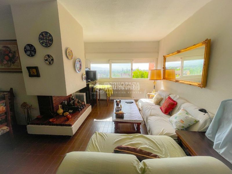 Foto f6a55e86-ba8b-47b0-a133-ad2bbdb5f518. Pis amb calefacció piscina a Guadarrama