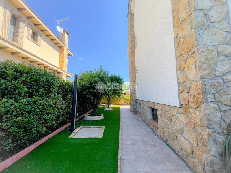 Foto 33a9b256-794b-4543-ada4-e44157307e3b. Casa amb calefacció aparcament a Guadarrama