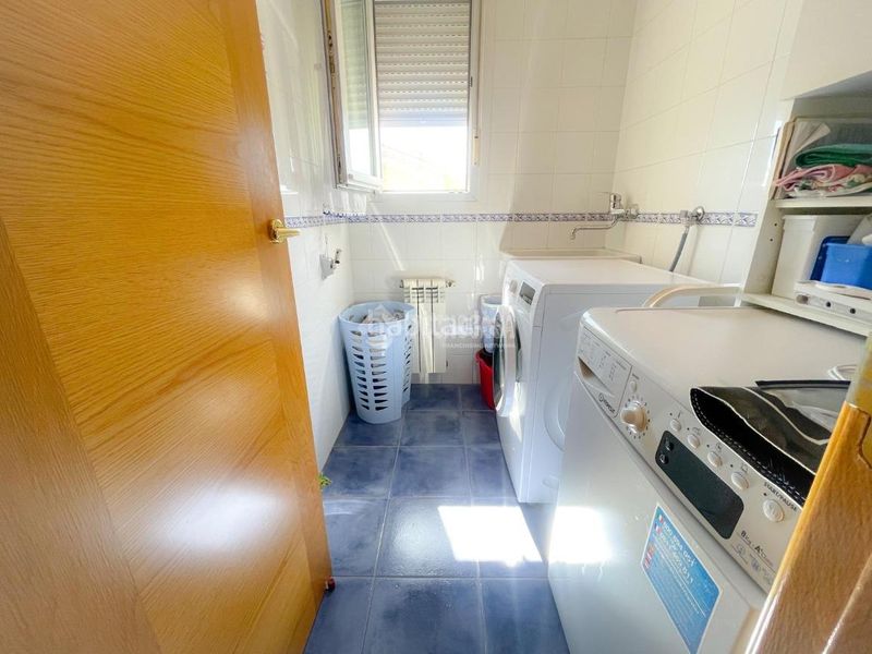 Foto 3beb7253-2fe4-4a05-bd67-c7289aced1ca. Casa amb calefacció aparcament a Guadarrama