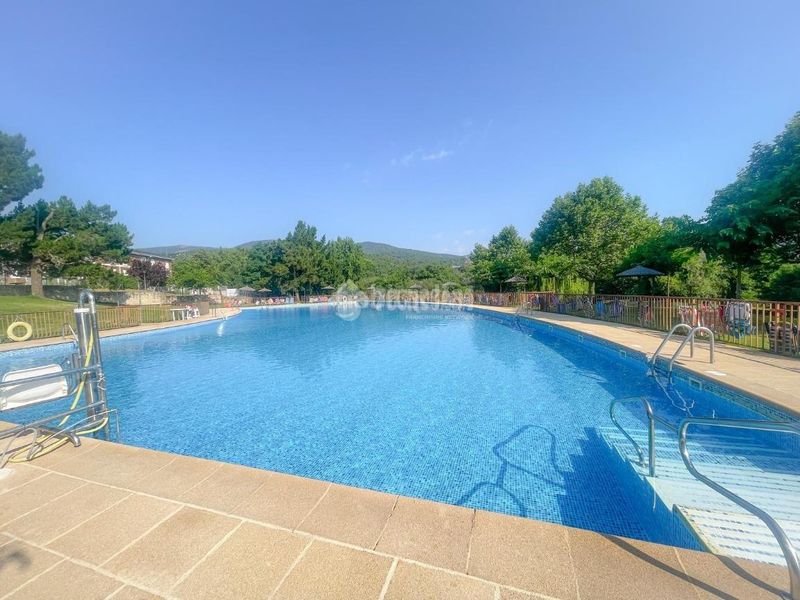 Foto dbc1610b-5420-47ad-a5ad-23f5a980a617. Pis amb calefacció piscina a Guadarrama