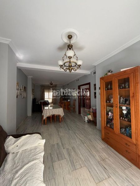Foto 8c17ec1e-f479-48d4-990d-8f26a8b1ed32. Casa aparellada amb calefacció a El Junquillo - Vistalegre Utrera