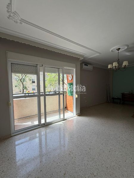 Foto d03b0724-c84f-493b-b30e-a84514de3e8e. Piso  en venta en Estación - La Fontanilla - El Tinte Utrera