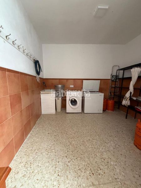Foto 95f3708d-1c66-4aa8-b060-33f39c13d3a8. Casa amb calefacció a Coronil (El)