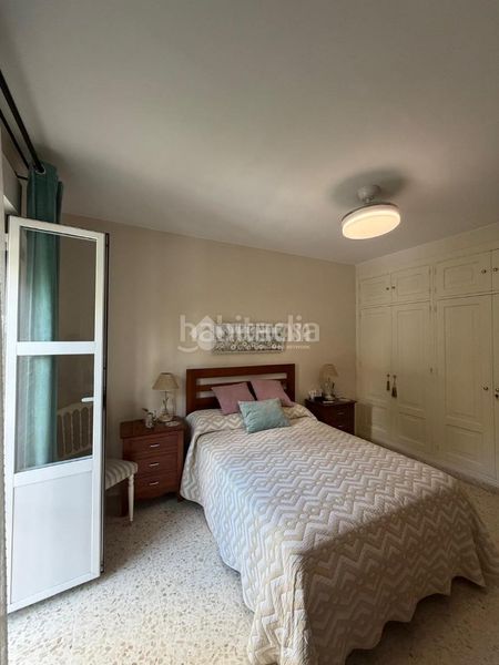 Foto 0e8a1e99-090c-41e6-8a9e-287c2ac1b5e5. Casa aparellada amb piscina a Torre Cruz - Los Molinos Utrera