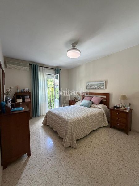Foto 1a122bde-5bbb-4077-871a-68fe8328ce0d. Casa aparellada amb piscina a Torre Cruz - Los Molinos Utrera