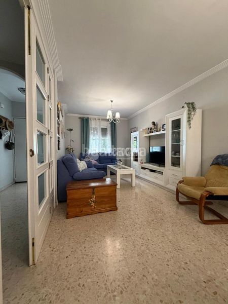 Foto a5083d96-06fb-4698-bf19-767e90d02047. Casa aparellada amb piscina a Torre Cruz - Los Molinos Utrera
