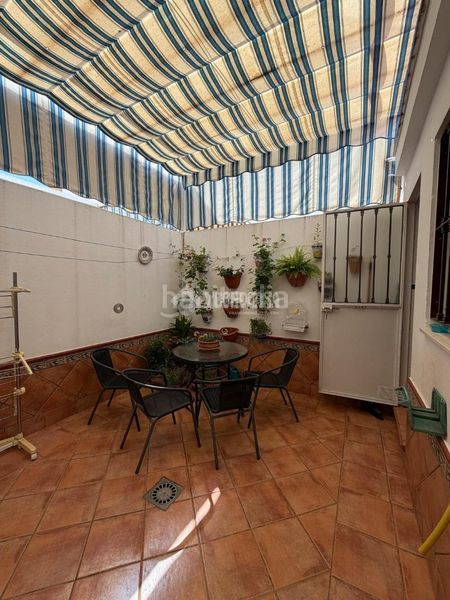 Foto c41c0331-634d-431c-a7c8-1395aebbe435. Casa aparellada amb piscina a Torre Cruz - Los Molinos Utrera