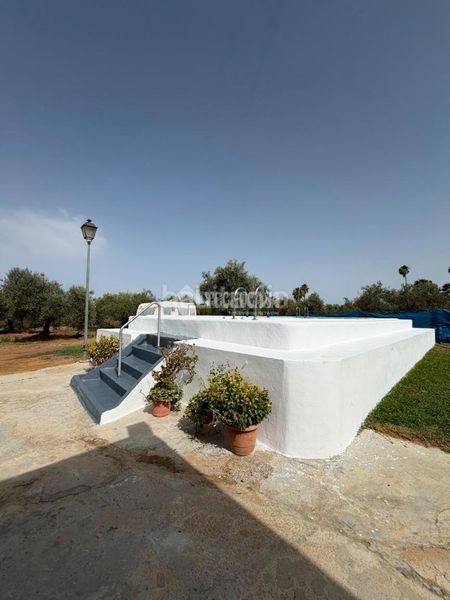 Foto 0a270e2b-adbd-4bbf-b4c8-b7b6ee0d77ea. Masia a Pedanías Norte Utrera