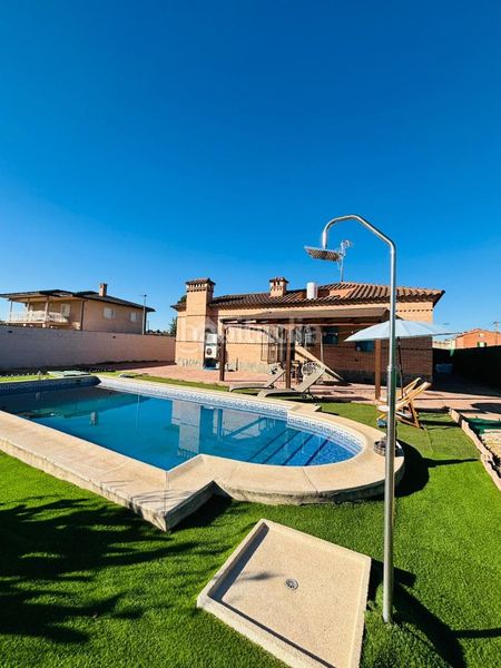 Foto 2508c570-00b4-4e65-aae1-8386b2cd41f6. Casa  en venta en Escalona