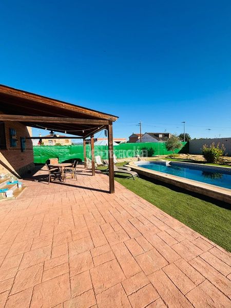 Foto 25b1b04d-c6b2-40ac-a062-d72e477a91e7. Casa  en venta en Escalona