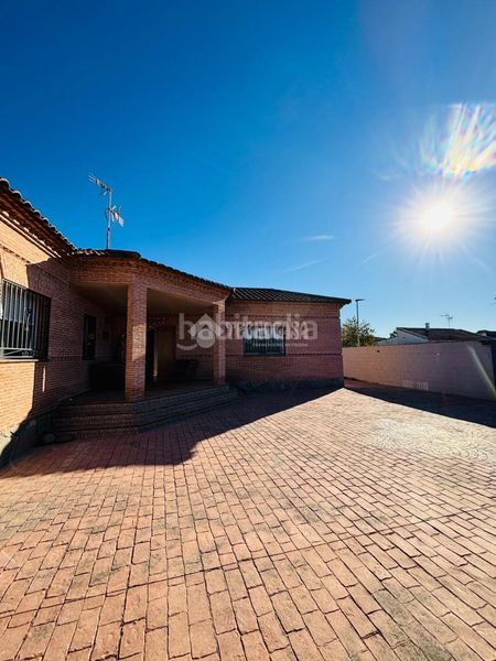Foto 775df638-56d7-411f-aef3-e05ee32331c7. Casa  en venta en Escalona