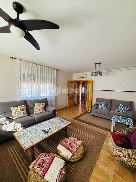 Foto b34f2eff-ff9f-4f76-85e7-40137e9737a4. Casa  en venta en Escalona