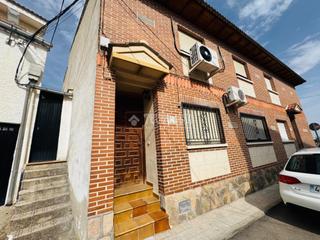 Maison jumelée à Almorox. Casa en venta en almorox