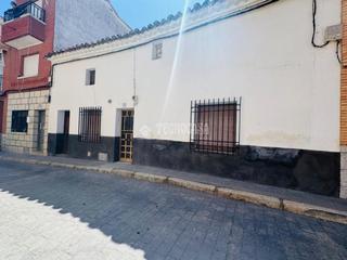 Maison jumelée à Almorox. Casa en venta en almorox