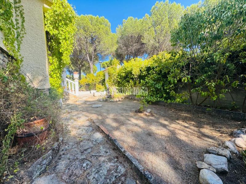 Foto cc8d96b3-fe00-4312-b7d3-9a159c7d7379. Casa  en venta en Almorox