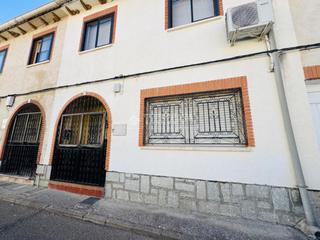 Doppelhaus in Escalona. Casa en venta en escalona