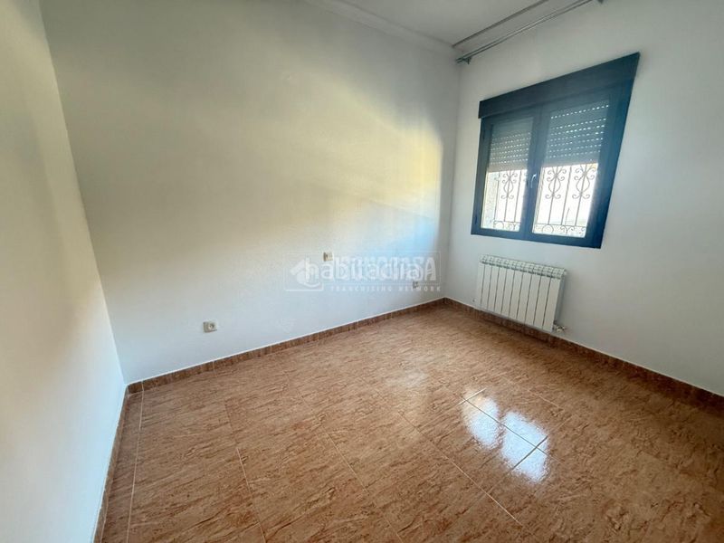 Foto 0ffb241f-f5d0-491e-b644-be4aacfe7545. Casa aparellada amb calefacció a Escalona