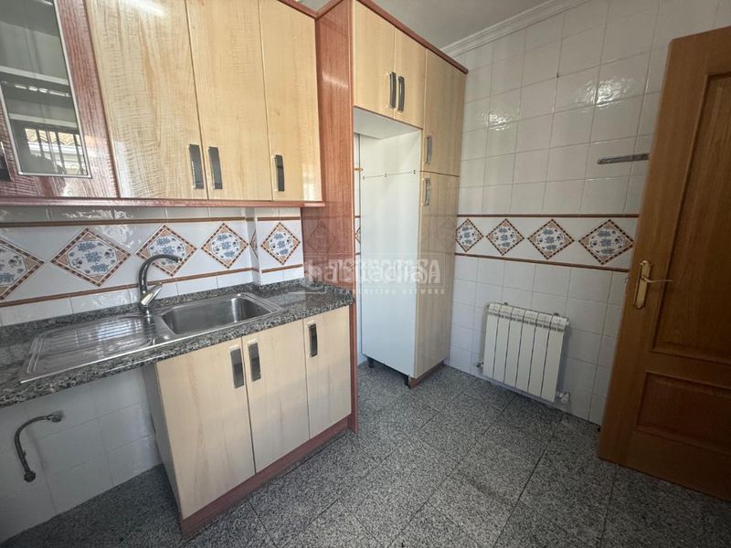 Foto 2e9ed58b-1bd9-4288-a1ba-fd722208b161. Casa aparellada amb calefacció a Escalona