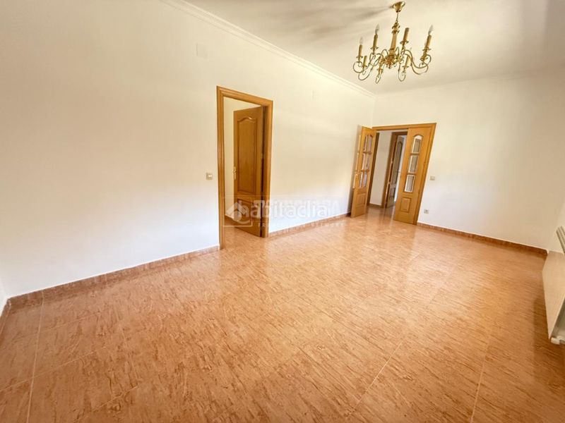 Foto 67a63e6e-6861-45a0-9aae-39f075b37f7e. Casa aparellada amb calefacció a Escalona