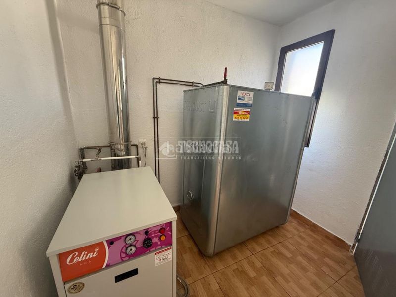 Foto d34e980b-e09e-48a8-9c76-cf6f4631e4a5. Casa aparellada amb calefacció a Escalona