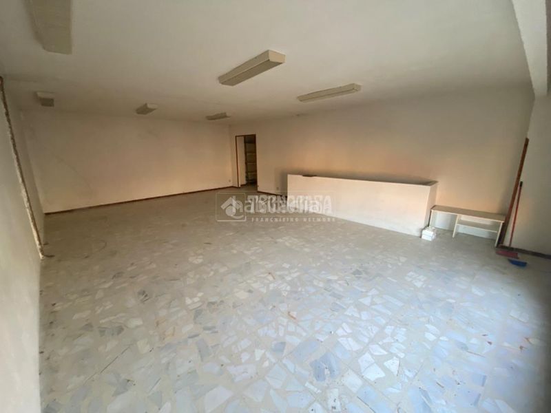 Foto 4e65e8b0-5418-4dad-a080-ad09d5713cc3. Local comercial a Cenicientos